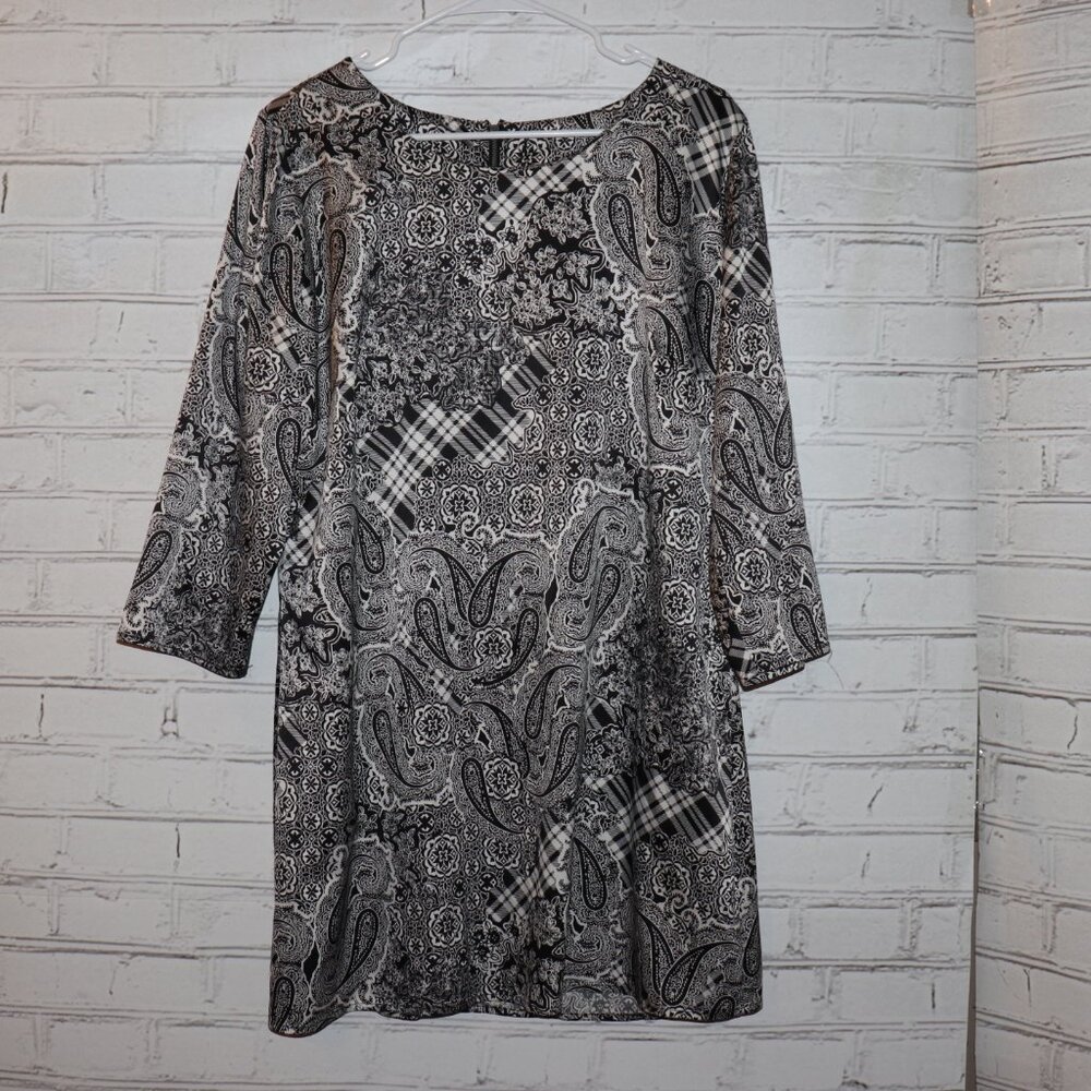 🖤 Black & White Patterned Tunic · XL · Bust 21.5" Flat Lay